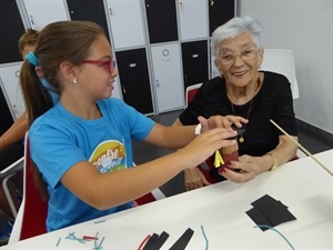 El taller ha sido todo un éxito y una experiencia enriquecedora para los dos colectivos