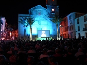 La presentación del Llibre de Festes d'Agost se realizará mañana en la plaça Major de La Nucía