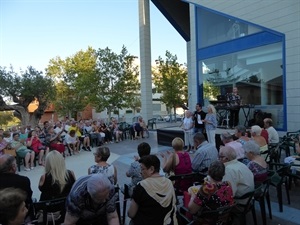 La "Tarde del Verano" se desarrolló en la plaza existente entre el Centre Juvenil y la Casilla