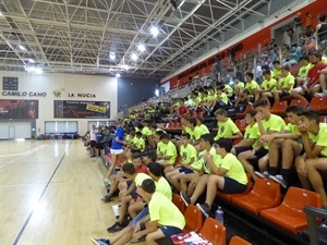 El Pabellón Municipal Camilo Cano se llenó de jugadores y familiares para la clausura del Campus