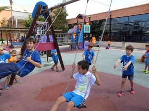 Los alumnos del Camus Integra comparten juego y actividades con niño de otros Campus