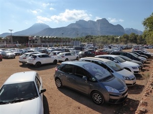 El parking de la Ciutat Esportiva lleno una jornada más del World Pádel Tour