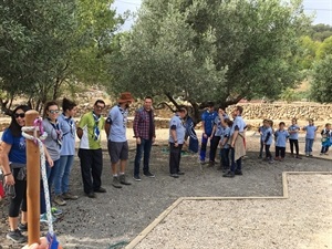 Acto de inicio del campamento e izada de bandera scout en CEM Captivador