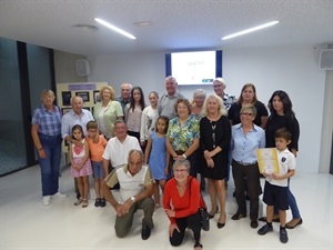 Todos los participantes en el concurso literario y fotográficos de la Terera Edad de La Nucía