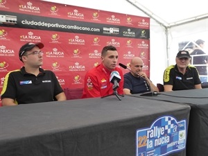 Cristián García, campeón de España 2016 del CERA, en la rueda de prensa de pilotos