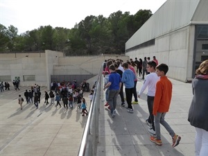 Los alumnos del IES La Nucía han salido de forma ordenada