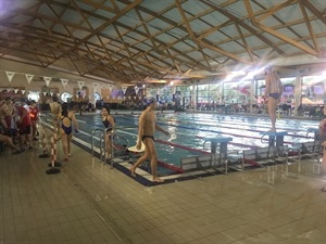 La Copa Autonómica de Natación de Clubes en la Piscina Climatizada Camilo Cano