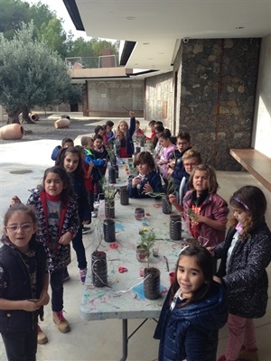 Los alumnos del Colegio Paternina de Calpe en uno de los talleres