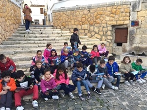 En el antiguo "Llavador" de La Nucía en una de las paradas de la Unidad Didáctica del Casco Antiguo