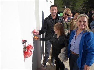 La familia de Pepita cortó la cinta de inauguración junto a Bernabé Cano