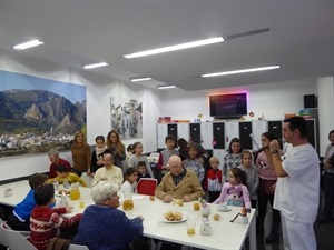 Al final de la actividad han cantado todos villancicos juntos