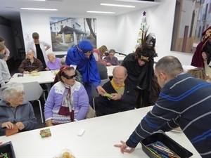 Los Pajes Reales repartieron los regalos en el Centre de Día