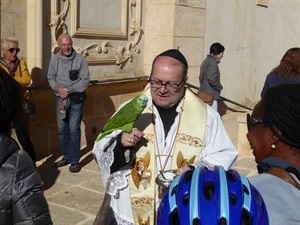 Se bendicieron animales de todo tipo, incluso loros