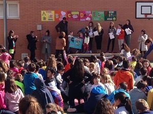 El acto se realizó en el patio del Colegio Sant Rafel de La Nucía