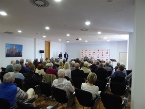 Más de 100 personas asistieron a la Conferencia del Grupo Noruego de Hisotria Española de la Marina Baixa en la Sala Ponent de l'Auditori