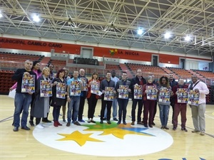 Presentación del IV Día Internacional de La Nucía en el Pabellón con representantes de diversos países