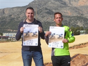 Sergio Villalba, concejal de Deportes, y Juanma Cardoso, coordinador Club BMX La Nucía, presentaron el evento