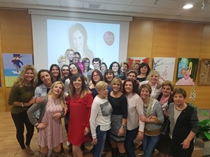 La Conferencia sobre el "liderazgo femenino" fue seguida por más de 30 mujeres en el Centre Juvenil