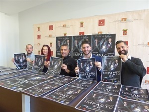 Cristóbal Llorens, concejal de Fiestas, acompañado en la presentación por los Magos David Climent y Mag Malastruc y els Majorals 2017 Sonia Gómez y Vicent Pérez