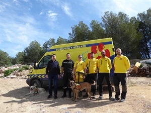 Esta mañana se realizó una jornada de trabajo en la que participaron el Brigada Javier Baselga, responsable de la UME BIEM-III de Valencia, miembros de USAR-13 y Sergio Villalba, concejal de Deportes de La Nucía