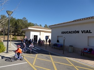 70 escolares de los colegios de Benifato, Beniardá, Benimantell y Confrides se formaron en Educación Vial