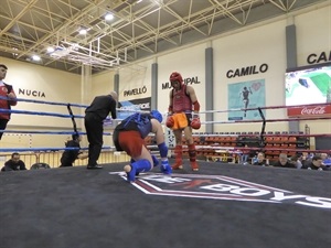 El honor y el respeto son valores clave en este deporte, como así lo demuestra esta reverencia del ganador ante su rival después del combate