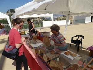 Habrá puestos de artesanía, pan, repostería, cosmética, artesanía... todo 100% natural y agroecológico