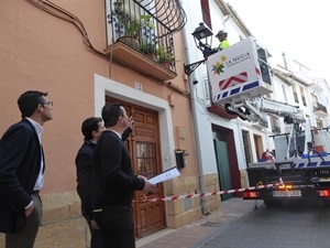 Bernabé Cano, alcalde de La Nucía junto a Javier Ormaechea de CITELUM y Miguel A. Ivorra, concejal de Urbanismo