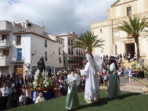 Els Majorals 2017 han portado las dos imágenes de la Procesión del Encuentro