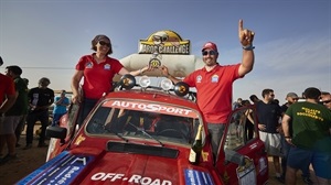 Jacinto Llorens y Beatriz Carrión celebrando la victoria en el Raid marroquí