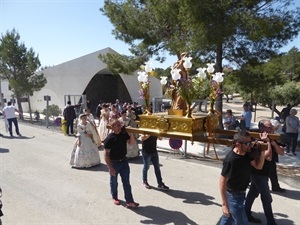 Salida de la romería de Sant Vicent desde el CEM Captivador