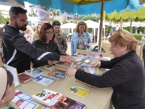 Libros de diferente temática se han intercambiado en la Feria