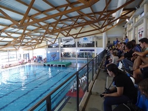 Las gradas de la Piscina Climatizada Camilo Cano registraron una gran entrada durante toda la jornada