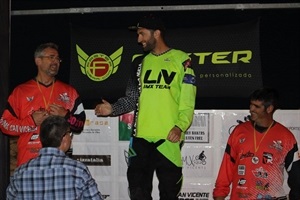 El rider nuciero felicitó a sus rivales en el pódium