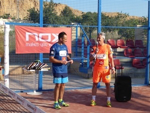 Durante la presentación repasó su carrera junto a Alejandro Fernández, responsable Club PadelPoint