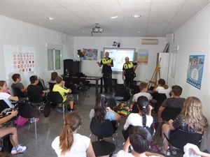 Un total de 34 alumnos de varios colegios de Finestrat se formaron en el Aula de Educación Vial