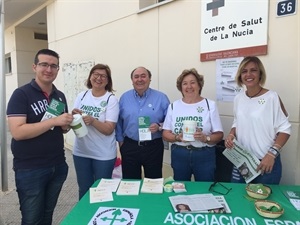 Esta mañana realizaron su donación Pepe Cano, concejal de Participación Ciudadana, Pedro Lloret, concejal de Cultura y Mª Jesús Jumilla, concejala de Juventud, en las puertas del Centro de Salud. A esta campaña acudieron Lina Cano, pta. AECC La Nucía y Manuela González, voluntaria de la asociación