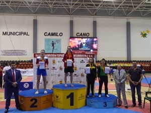 Sergio Villalba, concejal de Deportes, durante la entrega de medallas