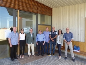 Pedro Lloret, concejal de Cultura, junto a Ramón Doménech, Doctor por la UA, Vicent Martines, coordinador de la Seu Universitària de La Nucía, los miembros del Tribunal y el Dr. Josep Vicent Escartí, Director de la Tesis Doctoral