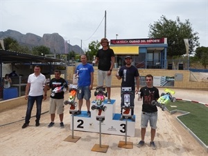 Sergio Villalba, concejal de Deportes, entregó los trofeos a los mejores pilotos