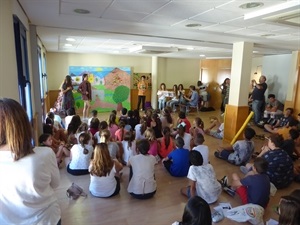 Los alumnos del Instituto han interpretado rondalles y cuentacuentos a los alumnos de 4º de Primaria