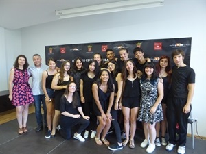 Alumnas y alumnos del IES La Nucía que han participado en el recital poético