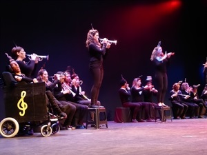 93 actores participaron en este montaje teatral del Colegio Gargasindi