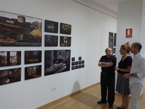 Mila Font, delegada de Médicos SF  C.V., Pedro Lloret, Concejal de Cultura y Francesc Sempere, director Auditori en la inauguración de la exposición