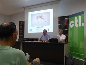 La charla informativa se realizó en la Sala Ponent de l'Auditori de La Nucía