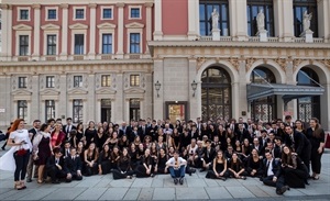 Foto de Nelly-del-Arbo. La Nucia OJPA al completo tras ganar el premio en Certamen Internacional de Viena 2017