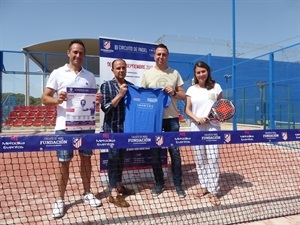 Presentación del torneo esta mañana con Vanesa Martínez, dtora. del Circuito, Óscar Jiménez, dtor. Área Soc.  Fund., Álex González, Pádelpoint y Sergio Villalba, concejal de Deportes.