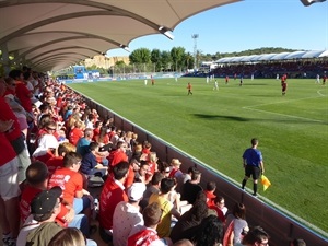 Las gradas del Camilo Cano se llenarán de público esta tarde para ver en directo a todo un "primera división" como el Levante