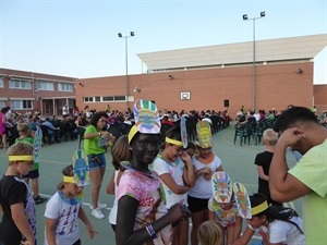 Todo el vestuario de los bailes fue confeccionado en cada clase de l'Escola d'Estiu