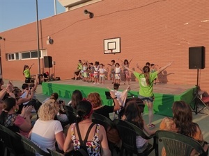 Cada clase realizó un baile diferente en este festival del mes de junio